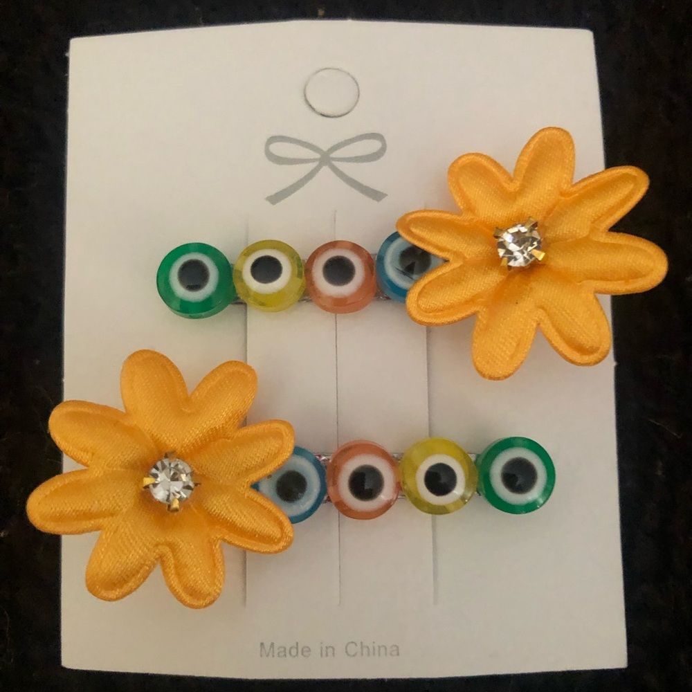 Flowers eyes Hair Clips